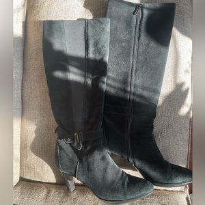 Woman’s tall boots Aquatalia size 11